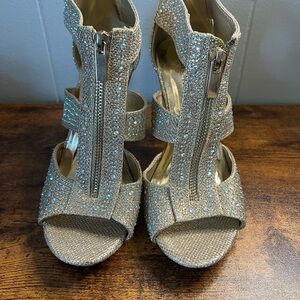 Party, Cocktail, Wedding, Elegant Gold Women's Sandals. SILVER SLIPPES, Size 7